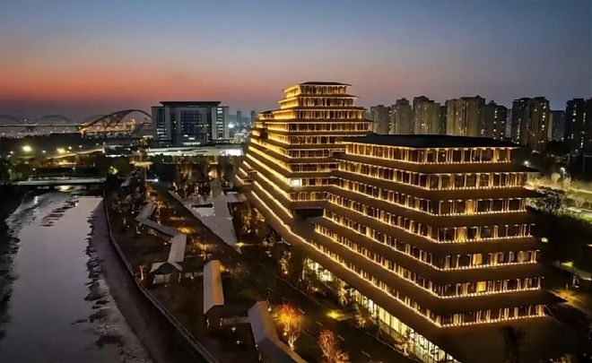 内地首位银熊导演诞生万科再获深铁42亿借款爱马仕家族财富超越LV家族(图15)